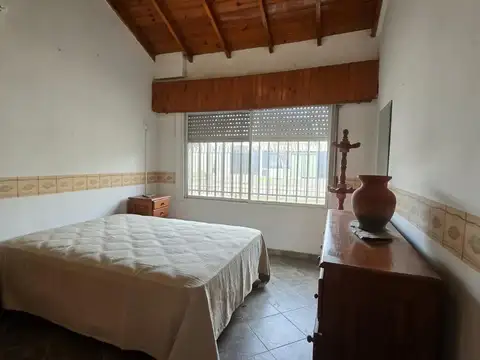 Chalet venta 2 dormitorios parque planta baja Ituzaingo