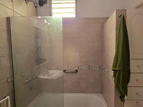 Casa en Venta con 4 cocheras