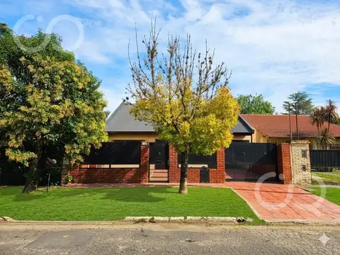 Venta Hermosa Casa en Benavidez Centro
