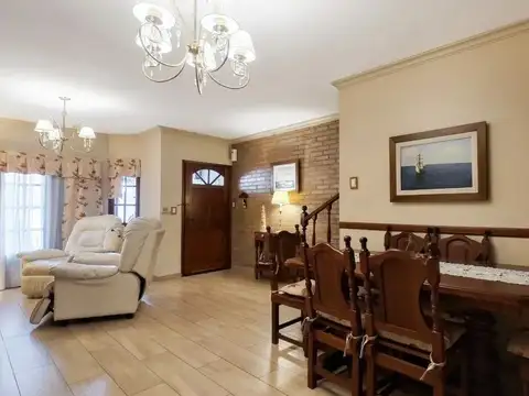 Depto Tipo Casa en Venta con 1 cocheras