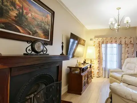 Depto Tipo Casa en Venta de 5 ambientes