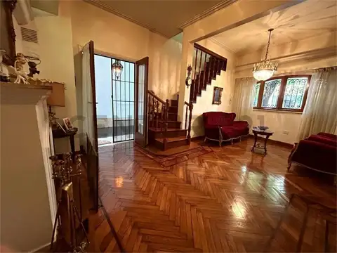 VENTA PH 4 AMBIENTES CON PATIOS Y COCHERA EN CABALLITO
