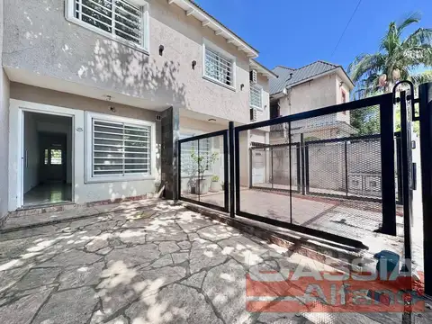 Depto Tipo Casa en Alquiler de 3 ambientes