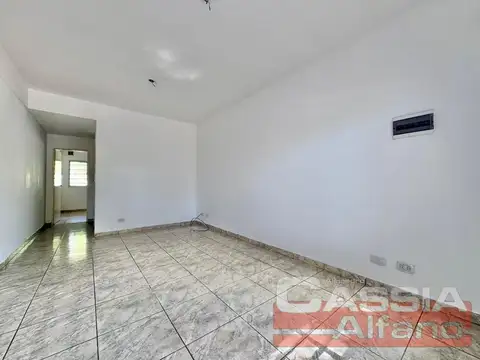 Depto Tipo Casa en Alquiler en Banfield, $ 1.600.000