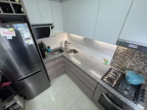 Casa 4 ambientes con 2 baños