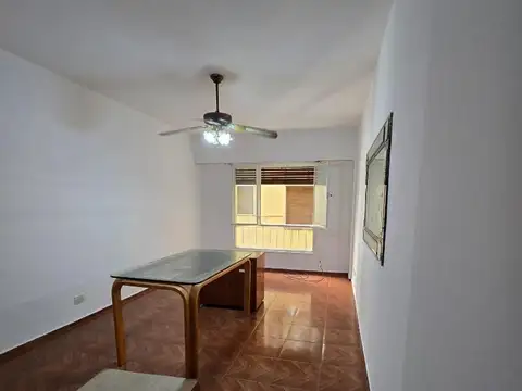 4 ambientes, + baño completo, cocina y lav.-