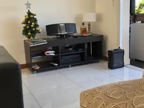 Casa 6 ambientes con 5 baños