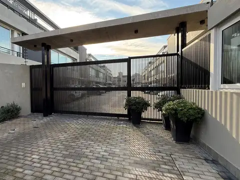 Casa en Alquiler en Lomas de San Isidro, USD 3.000