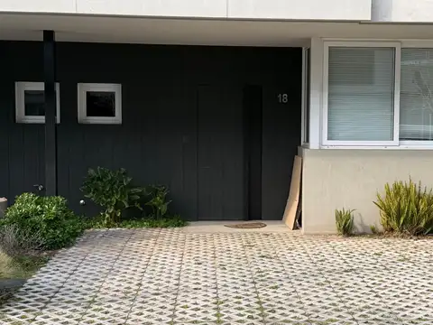 Casa en Alquiler 1 año