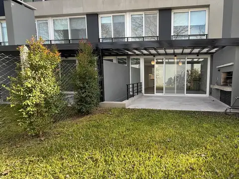 Casa en alquiler, 4 dormitorios en Las Lomas de San Isidro, con parrilla