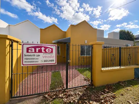 Departamento Dúplex  3 ambientes en venta en lujan Planta Baja con Patio y Cochera