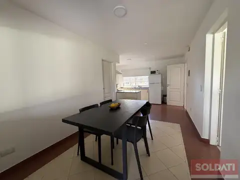 Casa en Venta con 4 cocheras