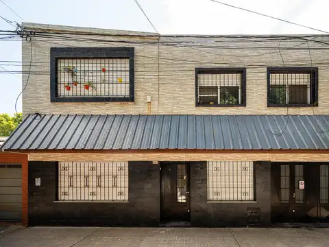 Venta casa de 3 dormitorios con doble cochera y patio barrio Saladillo, Rosario