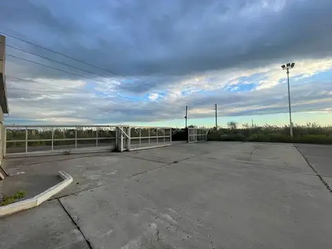 Fracción Industrial 4 ha. Galpón 12.800 m² Cub. - Carlos Spegazzini
