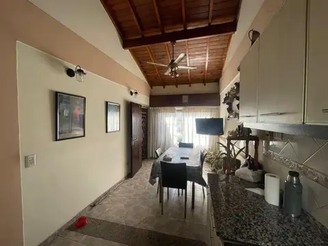 PH EN VENTA 3 DE FEBRERO PATIO COCHERA