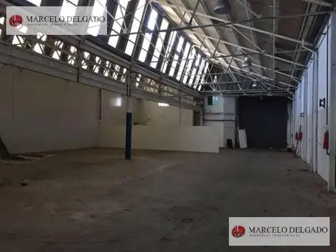 Galpón - Depósito de 1100 m2. en Barracas - ALQUILER Y VENTA