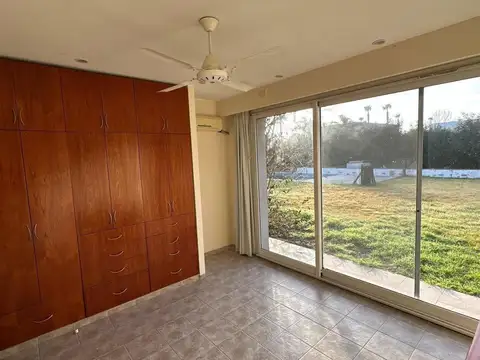 Casa 5 ambientes con piscina - Funes Hills