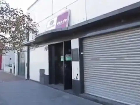 LOCAL TOTALMENTE EQUIPADO .  AV. JARA 1400