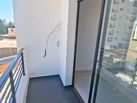 Alquilo DPTO a estrenar en zona centro