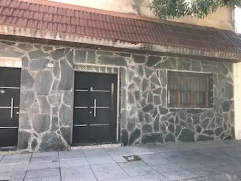 PH 5 AMBIENTES  AMPLIOS SIN EXP FRENTE ENT. INDEPENDIENTE 2 BAÑOS COMPL PATIO Y TERRAZA IMPECABLE  