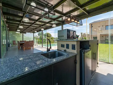 Casa en Venta en Countries y Barrios Cerrados en Ezeiza, USD 555.000