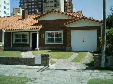 Venta excelente chalet a meda cuadra del mar