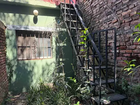 Depto Tipo Casa en Venta 50 años