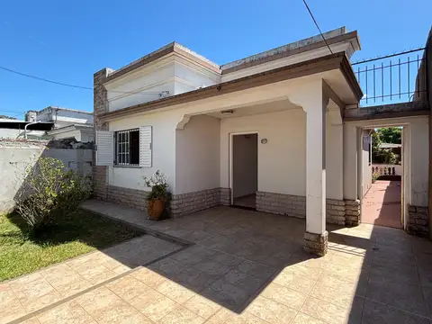 Casa 3 ambientes · Jardín · Cochera · Apto Credito · Zárate