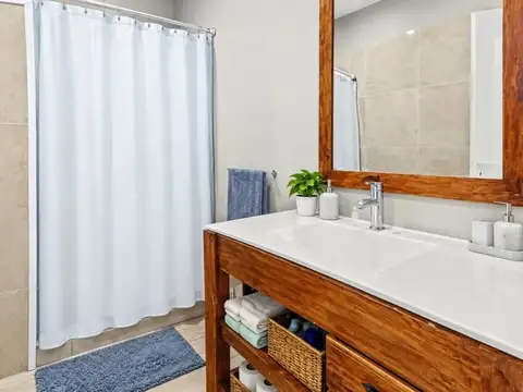 Casa en Venta en Loma Verde, USD 175.000