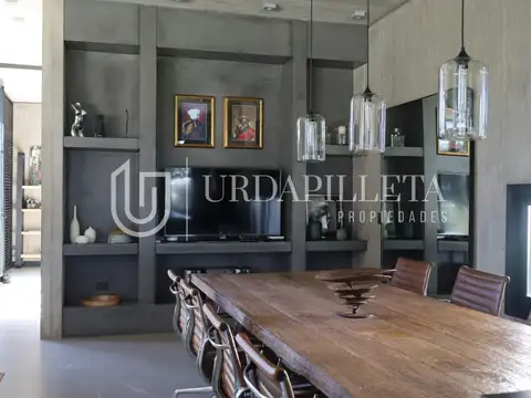 Casa 5 ambientes con 3 baños