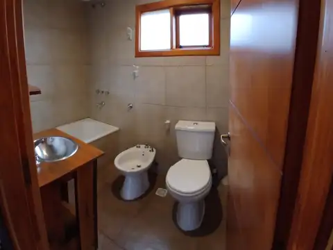 Depto Tipo Casa en Alquiler con 1 cocheras