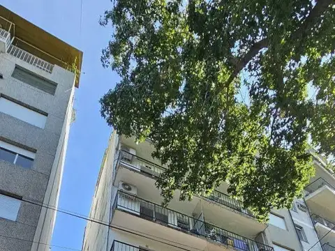 Wineberg 2700, Piso 2