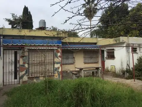 Ituzaingo Casa 4 Ambientes Mas Depto 2 Ambientes (ideal Inversor)