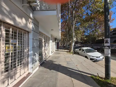 Local Comercial en Alquiler – Gran Potencial en Barracas