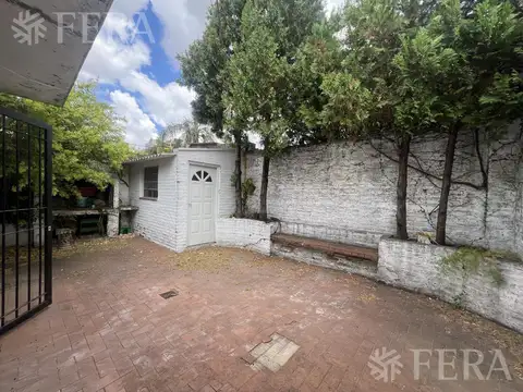 Venta casa 3 ambientes con patio en Wilde
