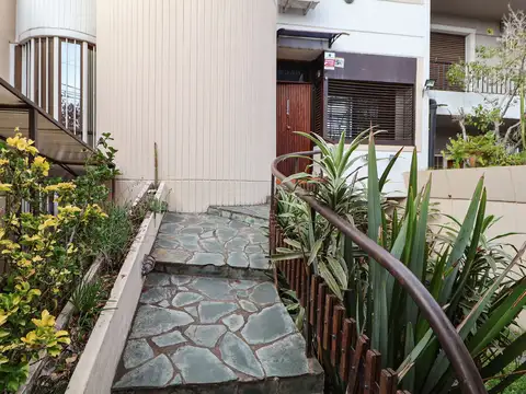 Casa en Venta con 4 cocheras
