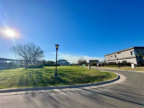 Terreno en esquina en venta en Haras Santa María - Barrio El Trébol   ID 5835