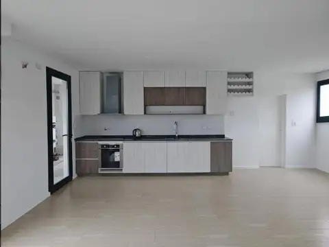 Casa 5 ambientes con 4 baños