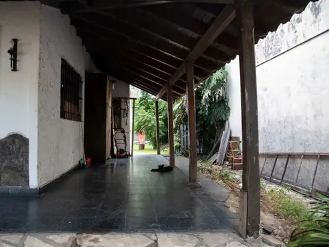 Casa 5 ambientes con 1 baño