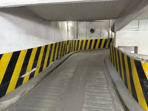 VENTA cochera segundo piso por rampa en Barracas