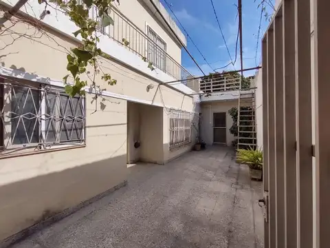 Venta Vivienda en 2 plantas al fdo: de 3 amb c/ 3 baños, qui