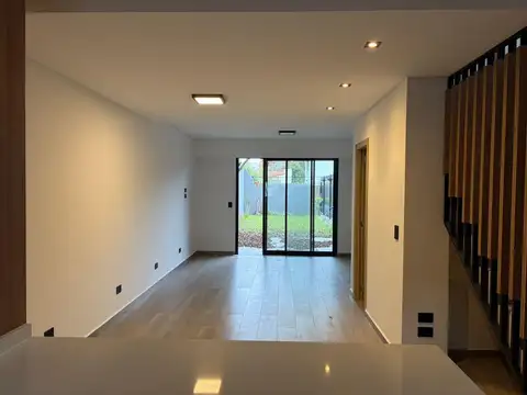 Depto Tipo Casa en Venta de 4 ambientes