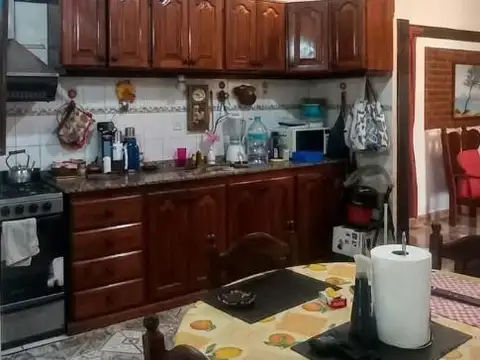 Vendo Amplio Chalet Bº Los Pinos con piscina y quincho
