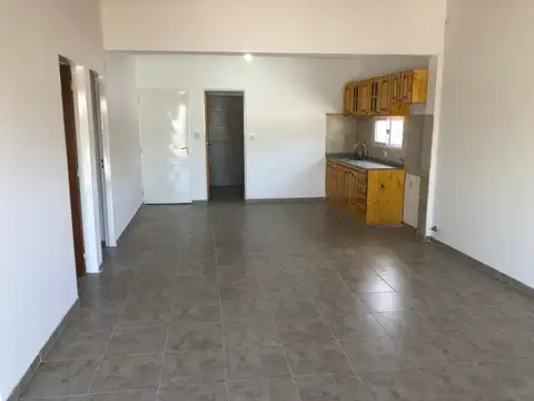 Departamento en Alquiler en Carlos Casado, $ 600.000