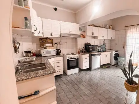 VENTA  CASA DE DISEÑO UNICO CIUDAD DE MENDOZA