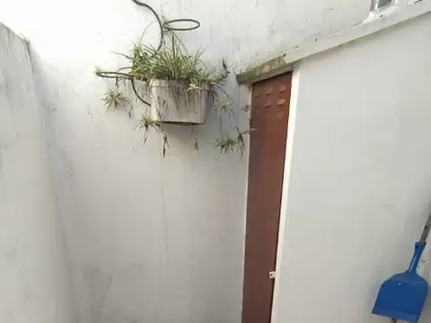 Depto Tipo Casa en Alquiler en Liniers, $ 550.000