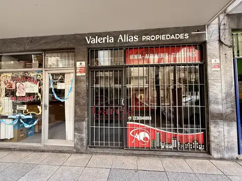 Local doble altura ideal para tareas administrativas!