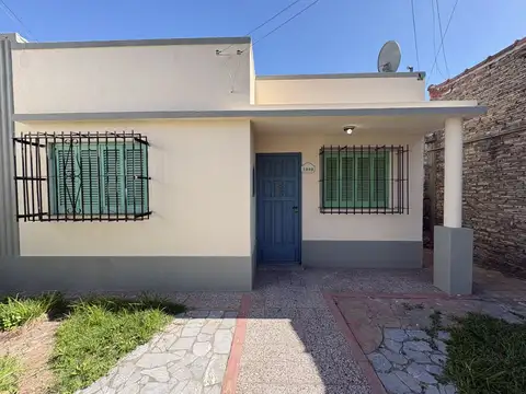 ¡Oportunidad en Lanús E! Casa de 3 amb c/ jardín y Fondo