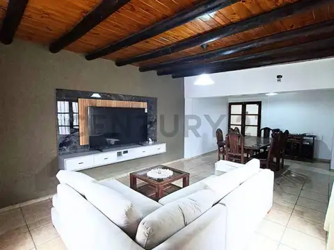 C21 INMOANDES VENDE HERMOSA CASA EN CARRODILLA