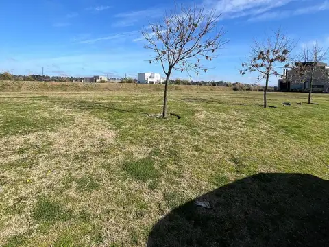 Lote en venta Naudir con orientación Norte